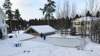 Bygg skridskobana på tomten - steg för steg