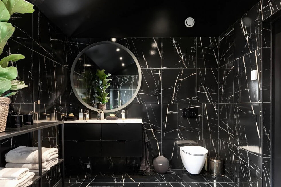 badrum svart marmor