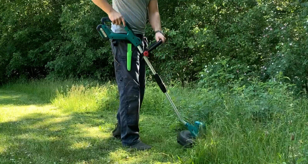 Bosch AdvancedGrasscut36 är kraftfull