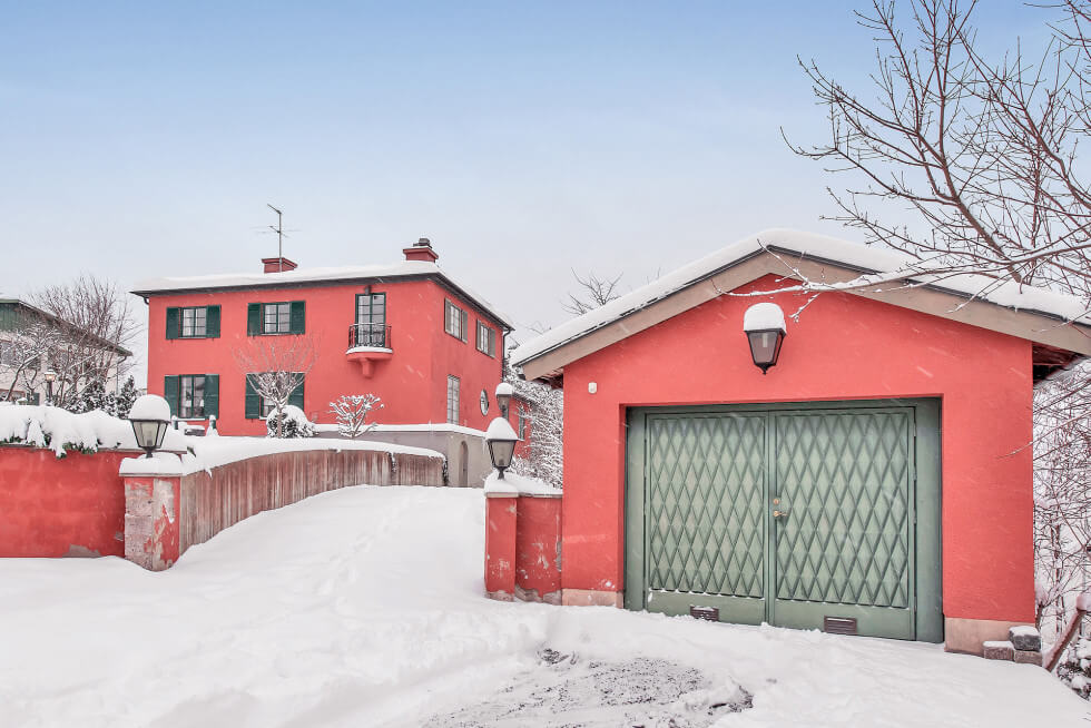 Garage i stil med huset