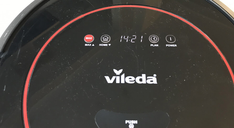 Robotdammsugaren kan endast startas med hjälp av knapparna på ovansidan.