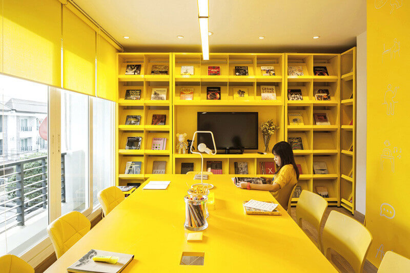 yellow_contemporary-interior_230515_01.jpg