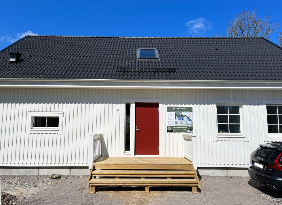 I Lyby strax i Hörby kommun besökte vår testfamilj Hjältevadshus visningshus av modellen Spira 152. 