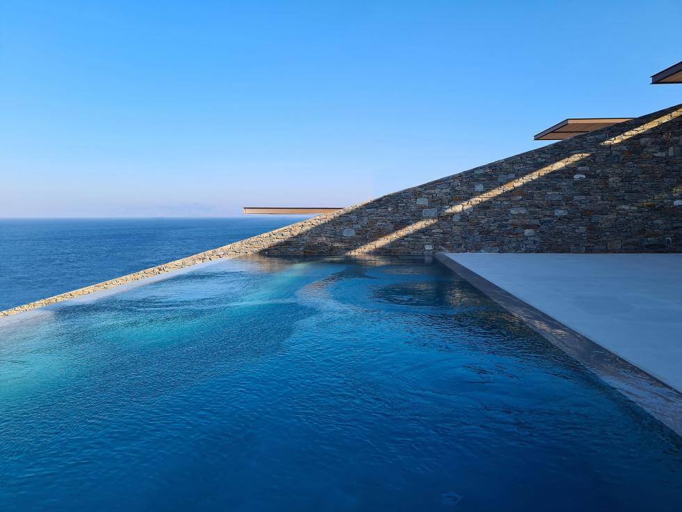 Infinity-pool