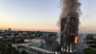 Rapport: Branden i Grenfell Tower orsakad av inkompetens, oärlighet och girighet