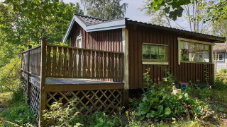 Fick bygglov för garage men kanske måste riva gästhuset istället